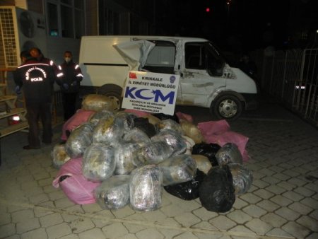 Kırıkkale'de 410 kilo esrar yakalandı