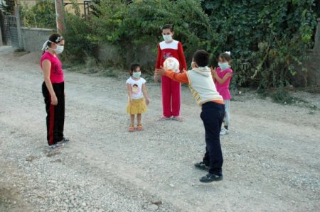 Kırıkkale'de Bu Da Oldu, Mahalleli Tozdan Korunmak İçin Maskeyle Dolaşıyor