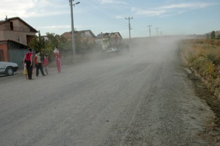 Kırıkkale'de Bu Da Oldu, Mahalleli Tozdan Korunmak İçin Maskeyle Dolaşıyor