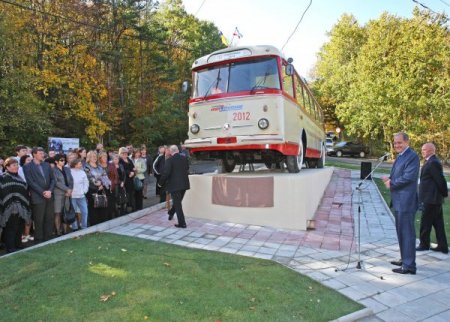Kırım’da troleybüs anıtı açıldı