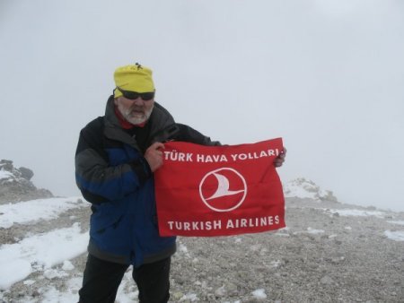 Kırımlı Dağcı Thy Bayrağını Demavend’in Zirvesine Dikti