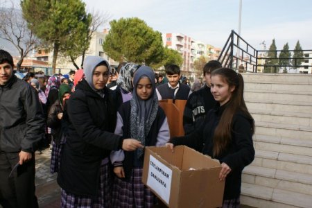 Kırkağaç Anadolu İmam Hatip'liler, Suriyeli kardeşlerine Arapça mektup yazdı