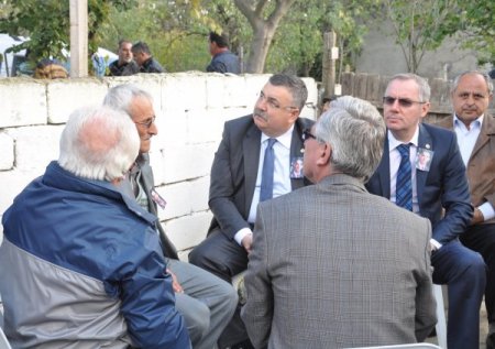 Kırklarelili şehit üsteğmenin köyü Türk bayraklarıyla donatıldı