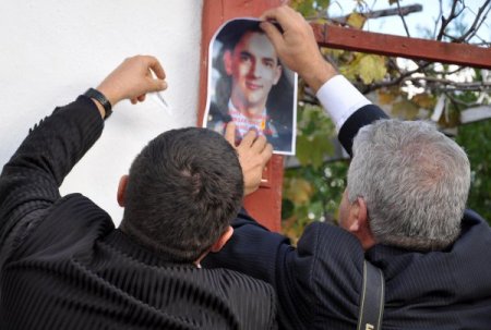 Kırklarelili şehit üsteğmenin köyü Türk bayraklarıyla donatıldı