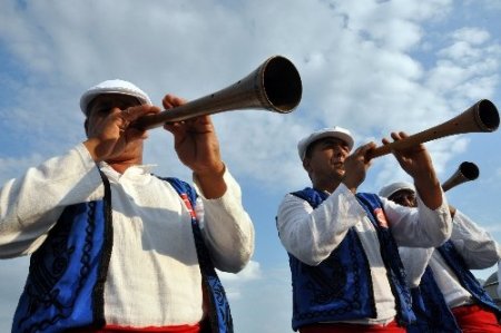 Kırkpınar'da üç kuşak bir arada davul zurna çalışıyor