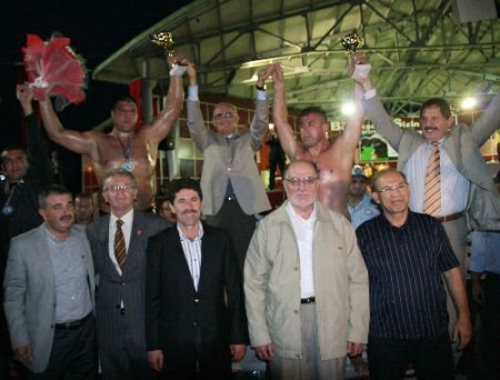 Kırkpınar'ın Başpehlivanları Samsun'da Buluştu, Altın Madalyayı Recep Kara Aldı