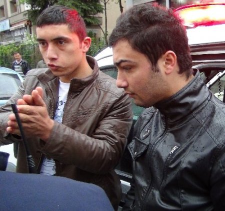 Kırmızı ışık ihlali gençleri hastanelik etti