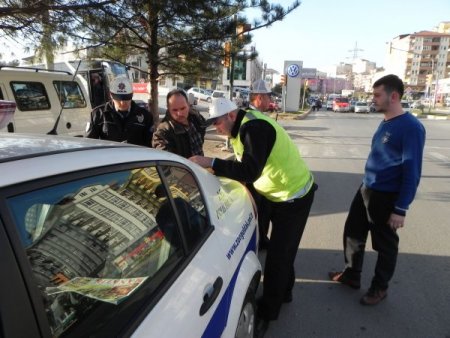 Kırmızı ışık ihlaline ceza yazıldı, ticari taksiler denetlendi
