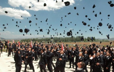 Kırşehir Polis Meslek Yüksekokulu İlk Mezunlarını Verdi