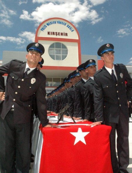 Kırşehir Polis Meslek Yüksekokulu İlk Mezunlarını Verdi