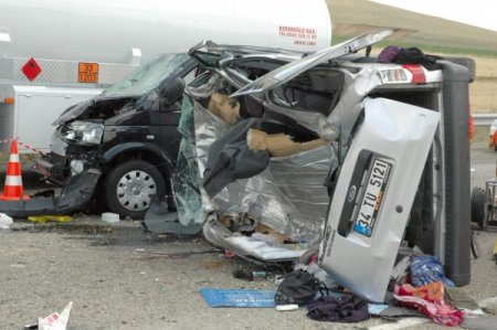 Kırşehir'de 3 Ayrı Trafik Kazası: 3 Ölü 13 Yaralı