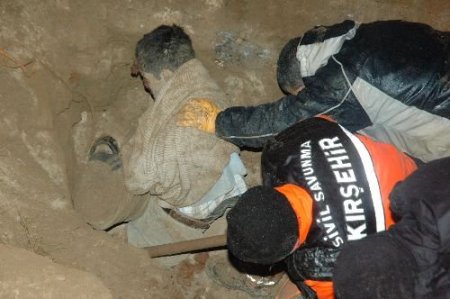 Kırşehir'de Define Arayışı Göçükle Bitti: 1 Ölü, 1 Yaralı