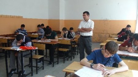 Kırşehir'de 'Efendimiz'in Nurlu Hayatı' kitabından sınav yapıldı