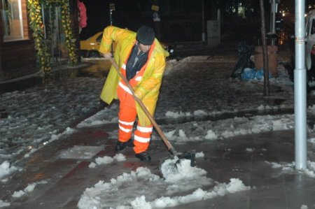 Kırşehir'de Kar Nedeniyle 20 Köy Yolu Kapandı