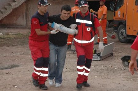 Kırşehir'deki Deprem Tatbikatı Gerçeğini Aratmadı.