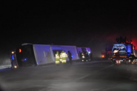 Kırşehir'deki otobüs kazasında 1' i ağır 10 kişi yaralandı