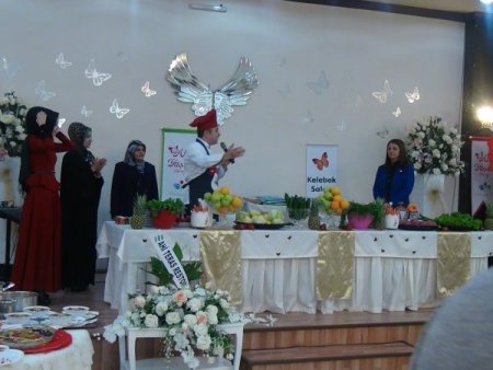 Kırşehirli hamınlar, Oktay Usta hakemliğinde en güzel aşure için yarıştı