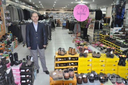 Kış Ayları Kurak Geçince Kışlık Giysi Satışları Durma Noktasına Geldi