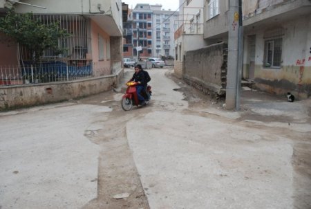 Kış ortasında kazılan cadde ve sokaklar öyle bırakılıyor