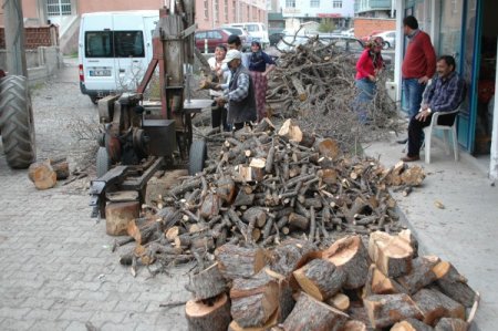 Kış yaklaştı,seyyar hızar makinesine ilgi arttı