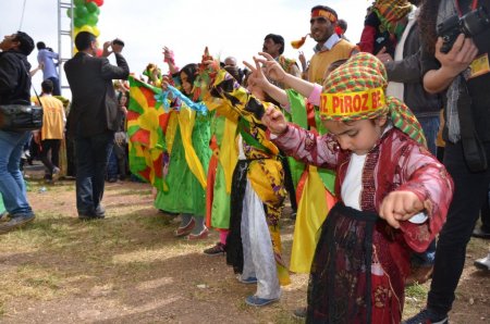 Kışanak: Kandan medet uman bir avuç ırkçının dışında, herkes barışı istiyor