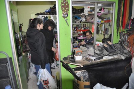 Kışın girmesi ayakkabı tamircilerinin işini artırdı