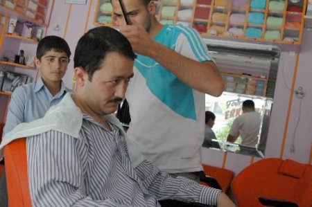 Kişiye Özel Tıraş Dolabı Oluşturan Kuaför Büyük İlgi Görüyor