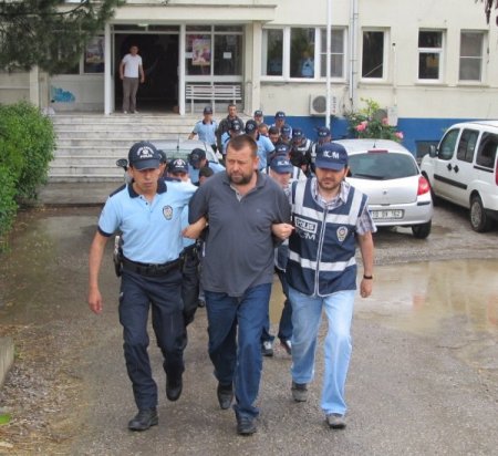 'Kıskaç' Operasyonunda 27 Kişi Adliyeye Çıkarıldı