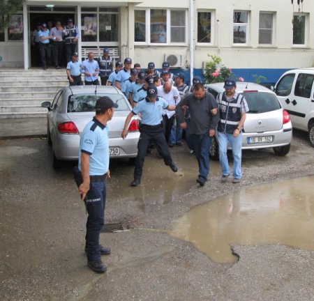 'Kıskaç' Operasyonunda 27 Kişi Adliyeye Çıkarıldı