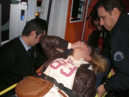 Kıskançlık Krizine Giren Şahıs Sevgilisini Defalarca Bıçakladı (özel)