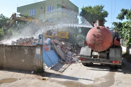 Kışla Mahallesi'nde yıkımlar başladı