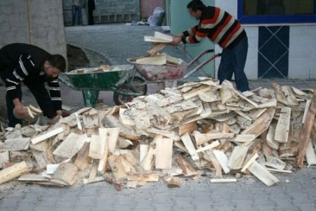 Kışların Sert Geçtiği Patnos'ta Vatandaşları Yakacak Telaşı Sardı