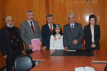 Kitap Okuma Kampanyasında Dereceye Girenler Ödüllerini Aldı
