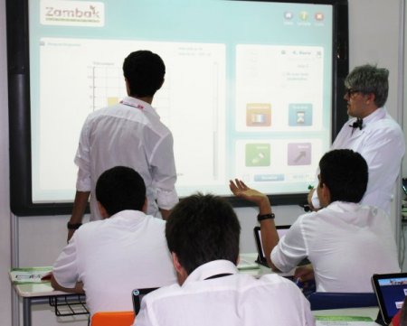 Kitaplar artık öğretmenlerin cebinde