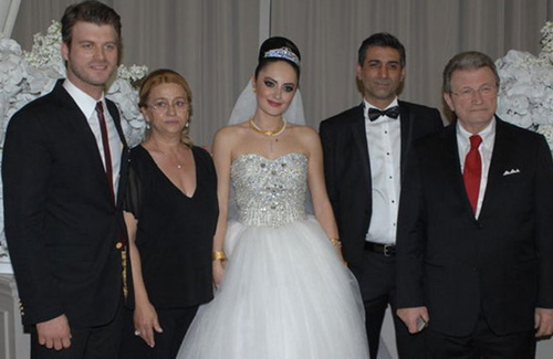 kivanc-tatlitug-abisini-evlendirdi_haber_4835324.jpg