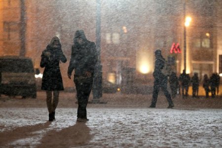 Kızıl Meydan beyaza büründü, Moskova son 50 yılın en fazla karını bekliyor
