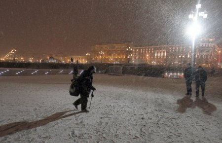 Kızıl Meydan beyaza büründü, Moskova son 50 yılın en fazla karını bekliyor