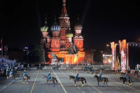 Kızıl Meydan'da Askeri Bando Geçidi