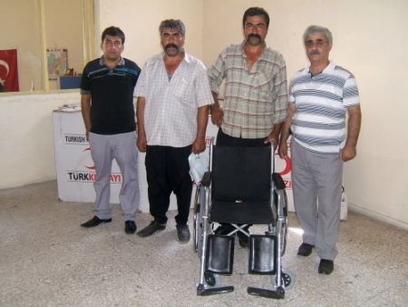 Kızılay, Tekerlekli Sandalye Yardımı Yaptı