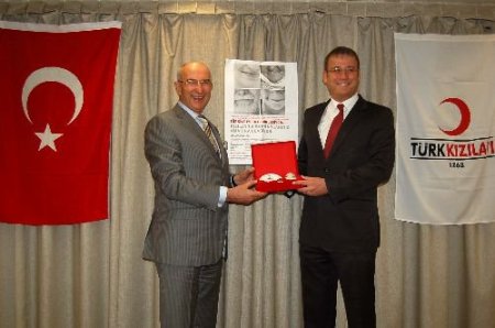 Kızılay Almanya'daki Türkler'den Kurban Bağışı İstedi