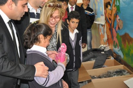 Kızılay Derneği Gercüş’te 600 öğrenciyi sevindirdi