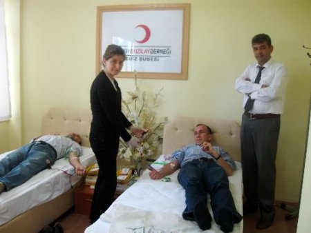 Kızılay Gediz Şubesi Kan Bağışı Kampanyası Düzenledi
