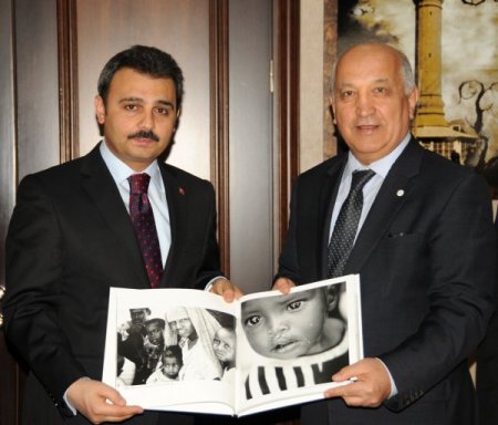 Kızılay Genel Başkanı Ahmet Lütfi Akar, Çorum Belediyesi'ni ziyaret etti