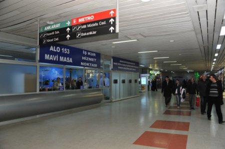 Kızılay metro istasyonu AVM gibi