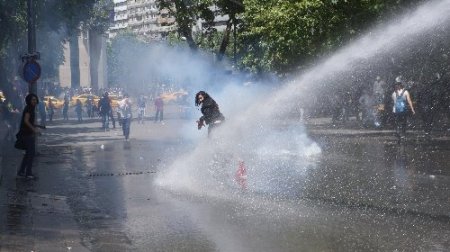 Kızılay'da 'Gezi Parkı' gerilimi sürüyor