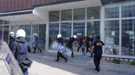 Kızılay'da 'Gezi Parkı' gerilimi sürüyor