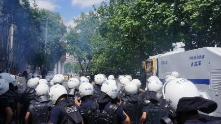 Kızılay'da 'Gezi Parkı' gerilimi sürüyor