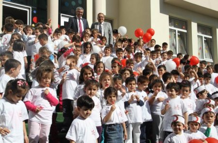 Kızılay’dan Burç Okulları’nda 'balonlu-şekerli' kutlama