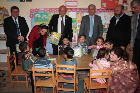 Kızılay'dan Malatyalı öğrencilere destek