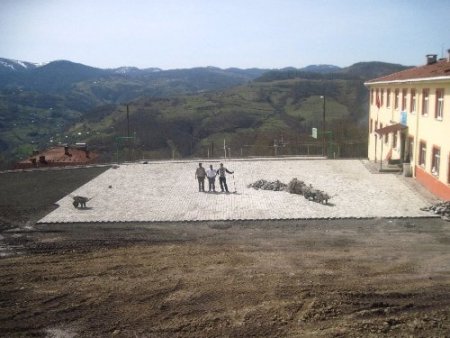 Kızılelma İlköğretim Okulu bahçesine kavuşuyor